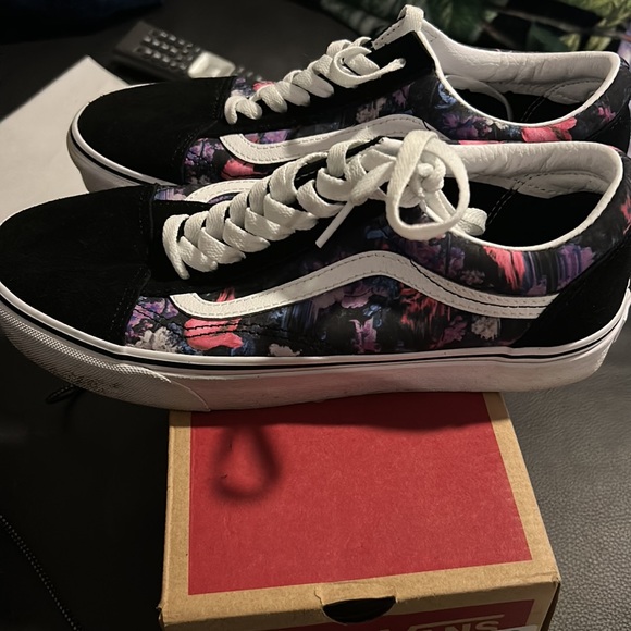👟 SOLD👟Vans Old Skool Warped Floral Skate Shoes - Picture 5 of 8